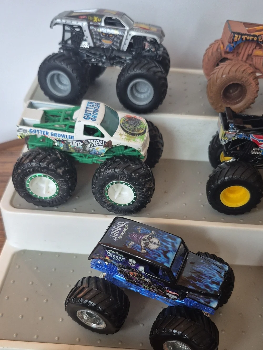 Preowned Assorted Monster Trucks  - Multicolor Lot Of 10 Diecast Nice Condition